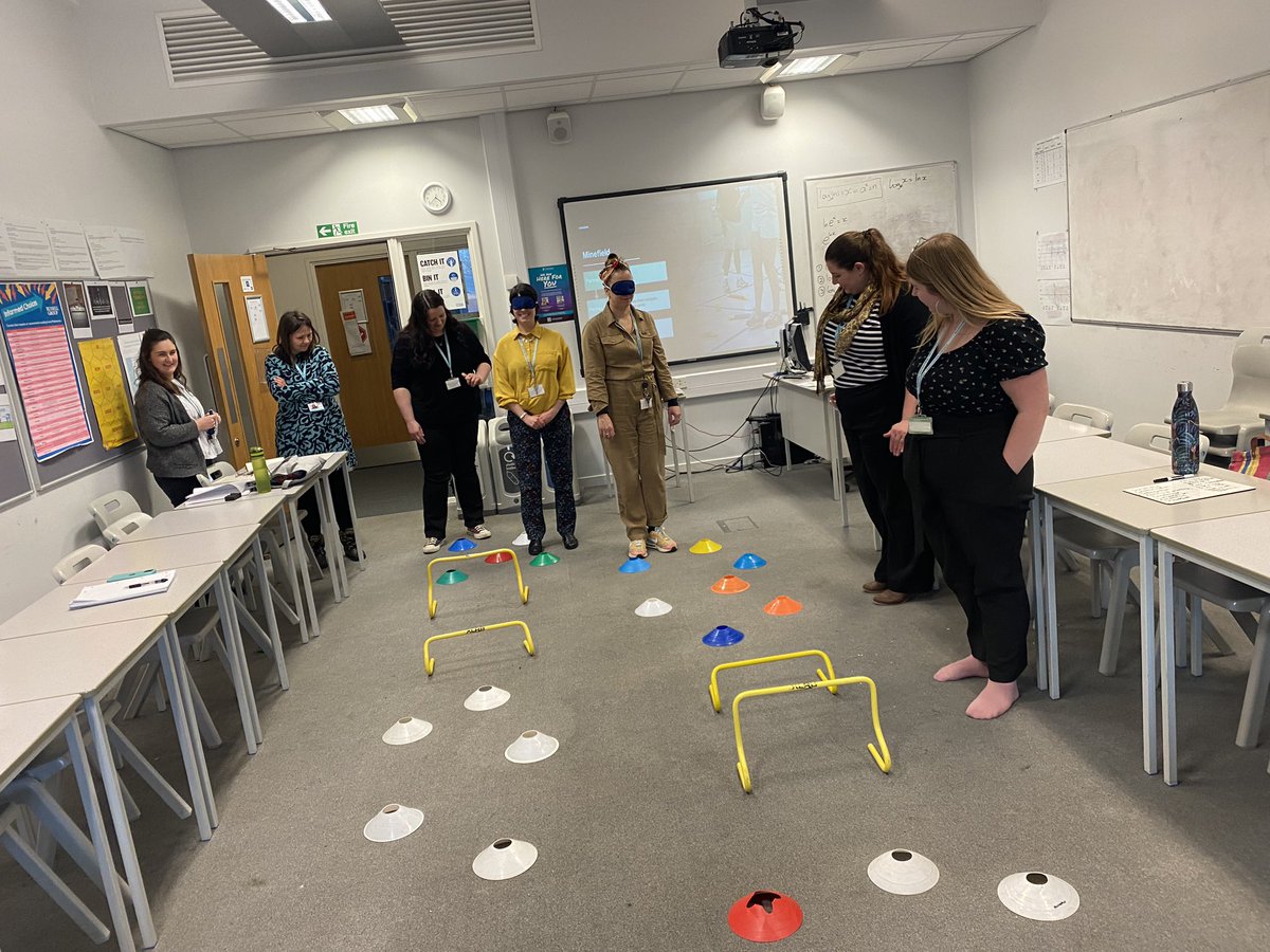 StBrnTeachLearn's tweet photo. Another fab session with our Aspiring Leaders here @StBrendansSFC with the theme ‘Leadership in Action’… colleagues were put through their paces as they put various leadership skills to the test before a personal call to action as part of their leadership journey https://t.co/wmEp6obnDc