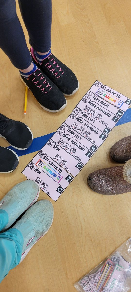 LeeEllenHarmer's tweet image. Loving our time with @LacyESLions students, solving math problems, and #coding! #SASCodeSnaps #CSforALL