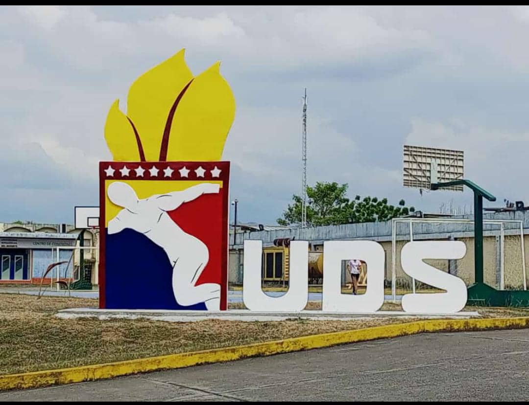 CojedesPsuvOfic's tweet photo. Desde nuestro @PartidoPSUV con mucho reconocimiento, felicitamos a la Gran Familia  @udsoficial_ en su Feliz 17° Aniversario, la #UDSUR sueño de Nuestro comandante Chavez que hoy está más Vigente Que Nunca!!! 

@NicolasMaduro
@dcabellor
@irisvarela
#PatriaGrandeEsCaribe
#Cojedes https://t.co/m56aYixybO