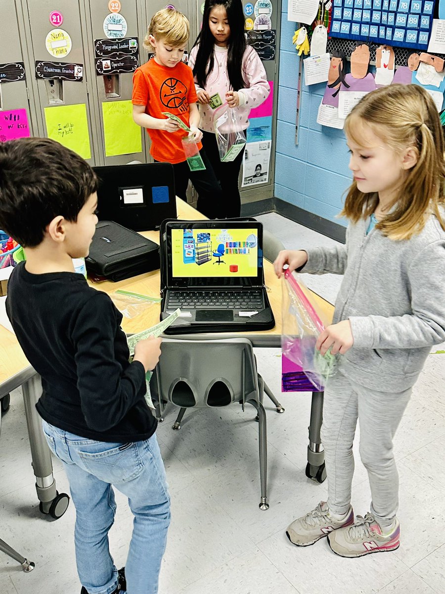 elementarywithB's tweet photo. Block 2 entrepreneurs are selling their hearts out and bringing their business plans to life in their Bitmoji stores! #firstiescandoanything @NatcherElem @AnnChenault1 #habit2 #habithub https://t.co/9R2wEqoqFr