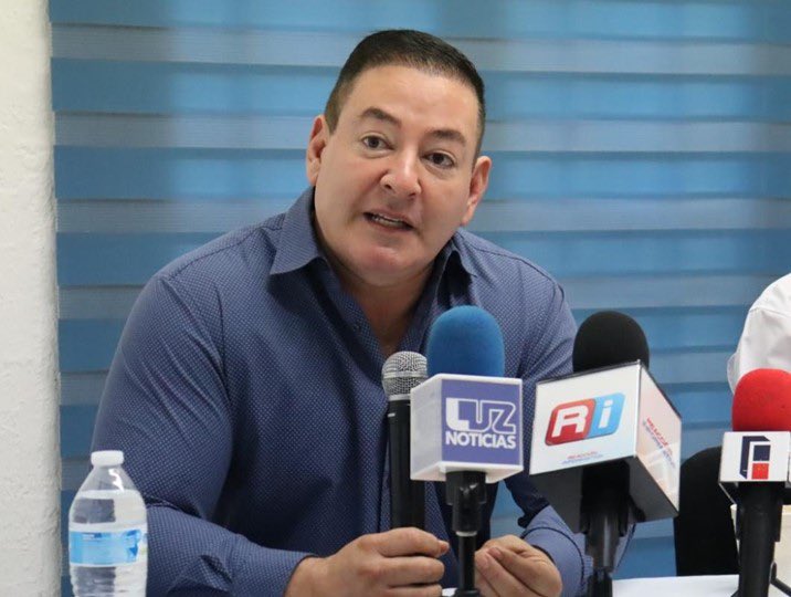 adiscusion's tweet photo. Alcalde de Culiacán remodela con lujos su oficina invirtiendo 1 mdp; “debe priorizar más que despilfarrar": @SadolOsorio… Véala en https://t.co/lh1C8RdOtp

El regidor panista reprueba el gasto del despacho principal de la presidencia municipal https://t.co/I3ewo3IHlH