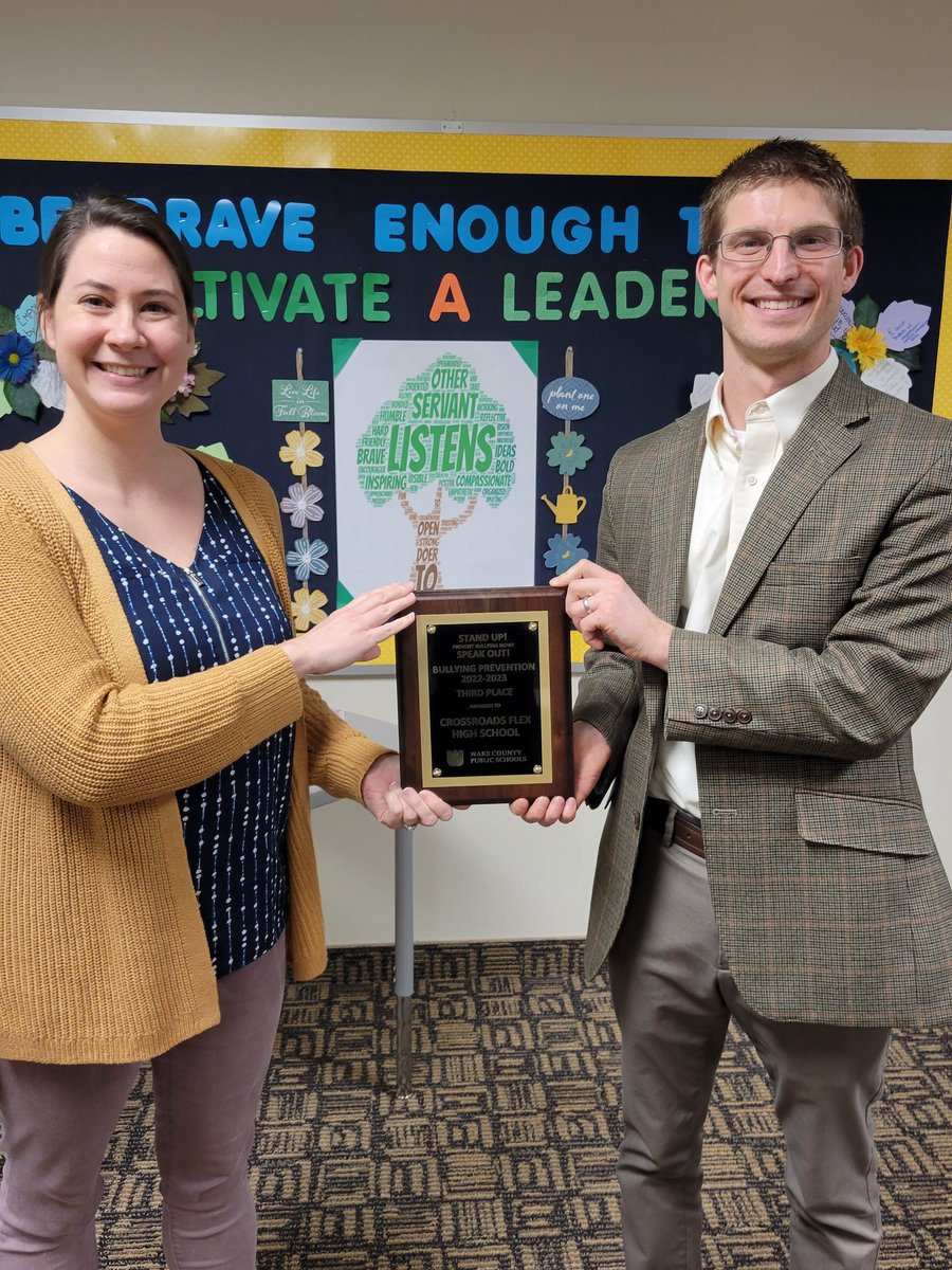 Congratulations @CrossroadsFlex NHS for winning 3rd place in the @WCPSS Bullying Prevention Video Contest sponsored by @WakeSchCounslor! Shout out to our NHS leaders Mrs. Hope & Mr. Lewandowski #PursuingExcellence @wcpssmagnets
