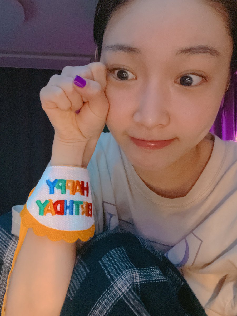 chunghaup's tweet photo. [230209] 02:23AM KST 💌

byulharang ㅜㅜ i always think about how i can show all my gratitude to you, i think the right answer is to continue to grow as an artist and not be ashamed of myself, i want to make a lot of memories with you through music… i'm not good at many things + https://t.co/JDCDg6jmuS