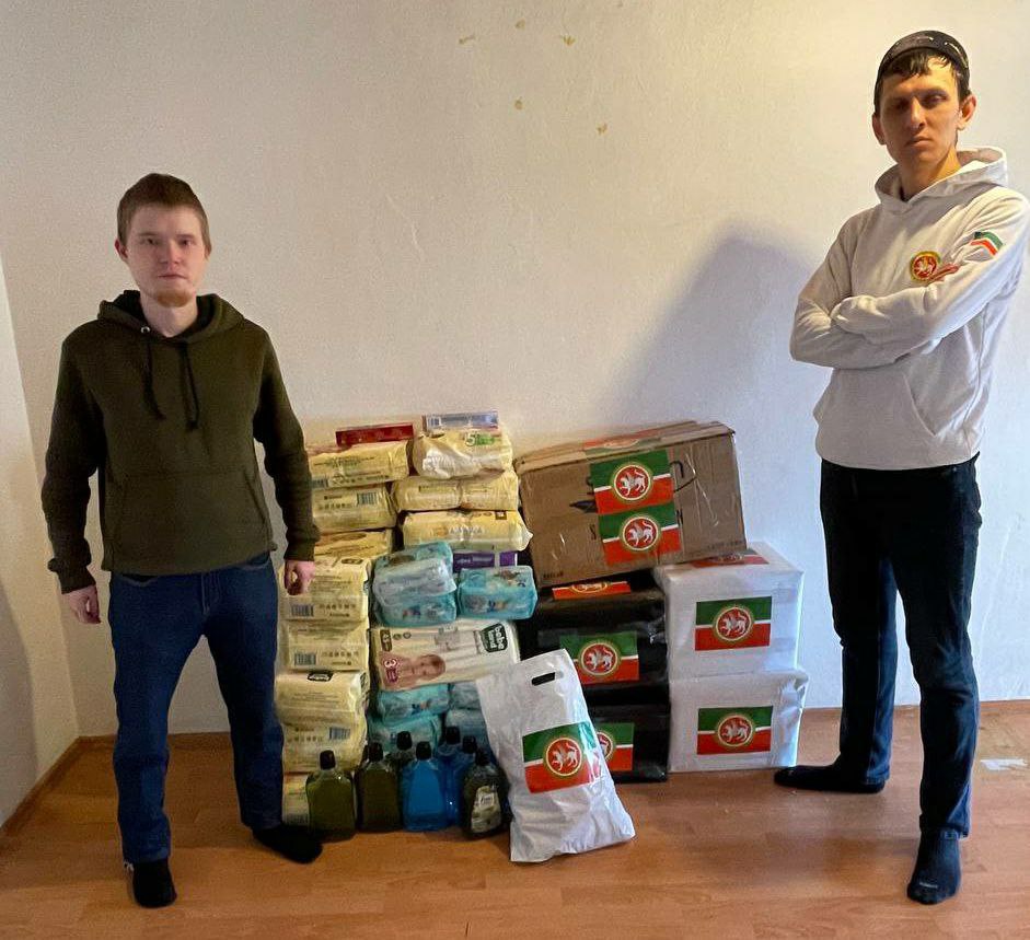 IU_embassy's tweet photo. Activists of the #Tatar youth organization "Azatlyk" began raising funds, food, warm clothes for earthquake victims in southeastern #Turkey. Today, Tatar patriots sent the first batch of aid to the affected areas. #turkeyearthquake2023 https://t.co/IFzAYTjsnf