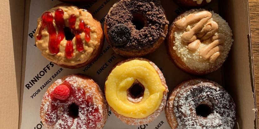 southernspaceuk's tweet photo. Meet the OGs of baking 🥐

@Rinkoffbakery is a family-run bakery that has been gracing East London with its beautiful bakes since 1911 👩🏼‍🍳

Just a 12-minute walk from our #NewBuild homes at #CornerPlace, #BethnalGreen: https://t.co/sQQ6ln6mhh

#SouthernSpace #SouthernHousing https://t.co/qz19IJruMy