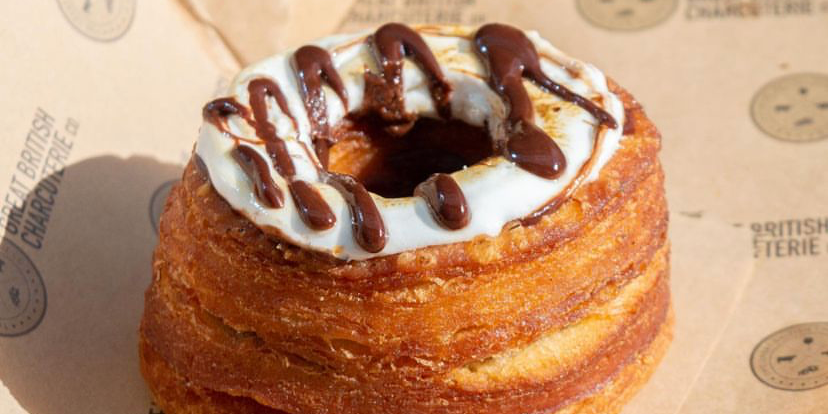 Meet the OGs of baking 🥐

<a href="/Rinkoffbakery/">Rinkoff bakery</a> is a family-run bakery that has been gracing East London with its beautiful bakes since 1911 👩🏼‍🍳

Just a 12-minute walk from our #NewBuild homes at #CornerPlace, #BethnalGreen: bit.ly/SScplce

#SouthernSpace #SouthernHousing