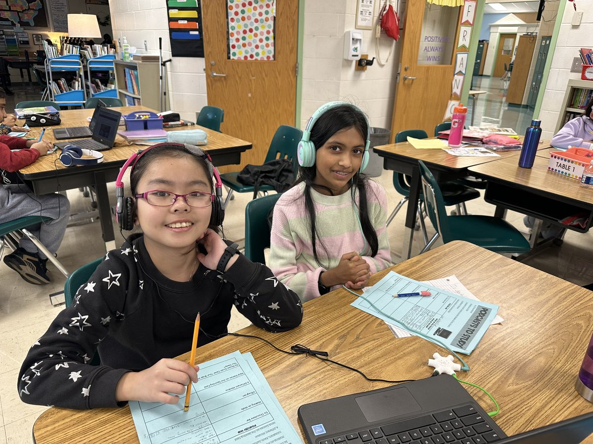 MsAPlusTeacher's tweet photo. Starting to brainstorm ideas for our โPodcasting Projectsโ during FLEX. So many great ideas from Sports GOATs to the Titanic to Haunted Histories! Wow! ๐ป๐ง Thanks @mason3_6pto for the grant to get this project started! #MasonMomentum #MIStrong #InfinityMI @cagniefrance https://t.co/DgAzbkSWg2