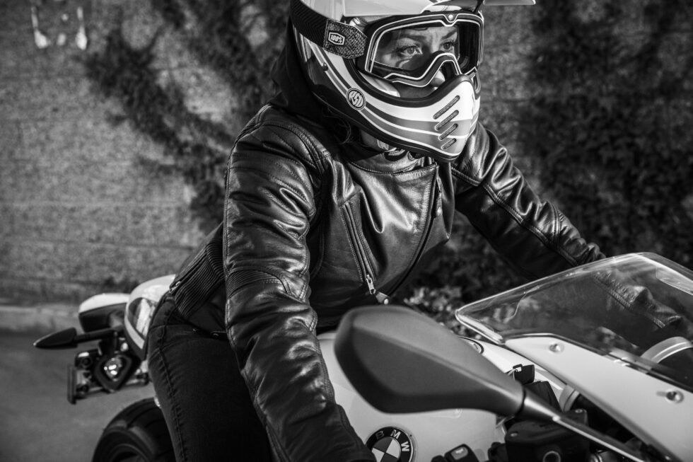 Many of you know the name, @rolandsandsdesign. But some may not know his sister, Summer Hoover. She is the brains behind the brand, whereas Roland is the creative.

Read more: russbrown.com/summer-hoover-…

#RolandSands #brand #design #SummerHoover #bikerider #harleydavidson