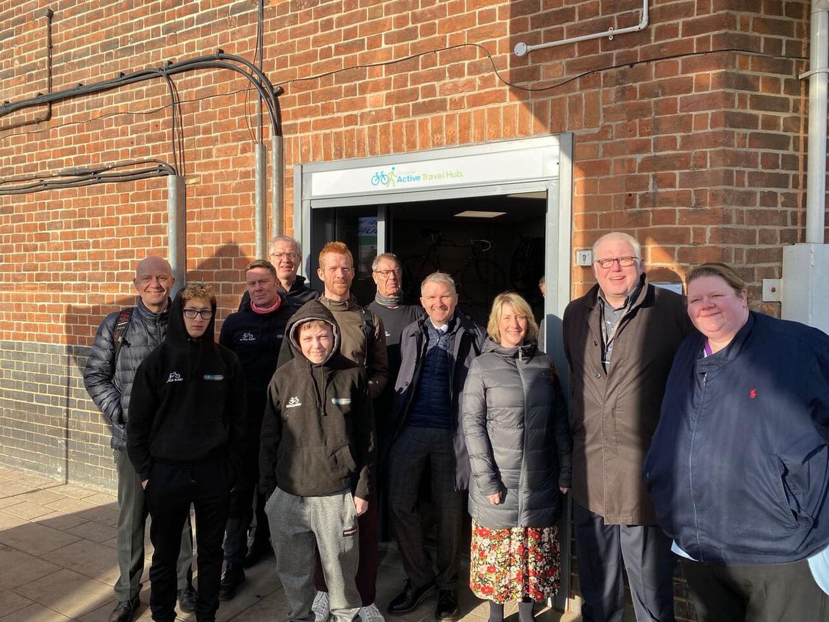 bicyclebuddy's tweet photo. @Ed_Clancy @SouthYorksMCA @Ed_Clancy @southyorksMCA Great to see you today at our Hub ! @DoncasterMoving @DoncasterActive https://t.co/dEmTRiXKKg