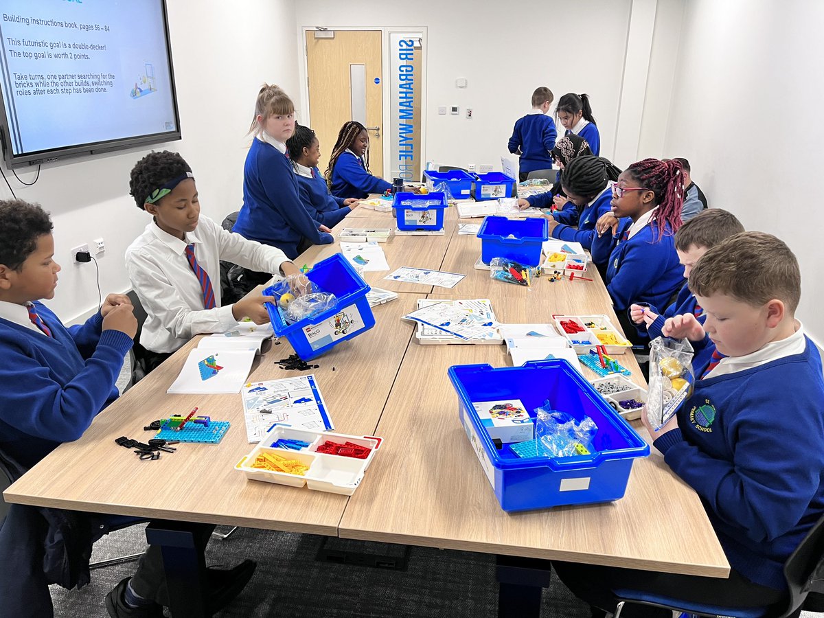 Day 3 of our wonderful <a href="/WestEndSchools/">WEST</a> #STEMtastic week and Year 6 visited <a href="/NU_Foundation/">Newcastle United Foundation</a> and took part in 2 brilliant #LEGO sessions. Thanks everyone