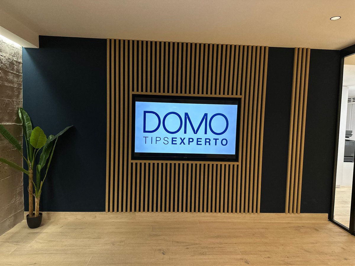 DOMObyINDALSU's tweet photo. ⏱️ Es siempre emocionante ese momento cuando estás a punto de lanzar un nuevo proyecto. ¡Así estamos ahora!, con todo preparado para nuestra primera formación #DOMOEXPERTO.  🙂👍

¡¡Será mañana!! 

#CarpinteriaDeAluminio #Interiorismo #VentanaDeAluminio #ArquitecturaSostenible https://t.co/tXBxWXKHpM