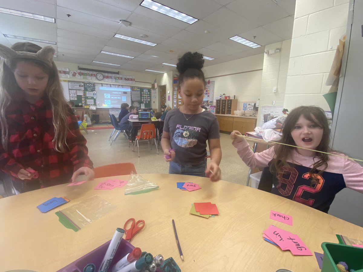 Amber Curtis (Bollinger) tweet media