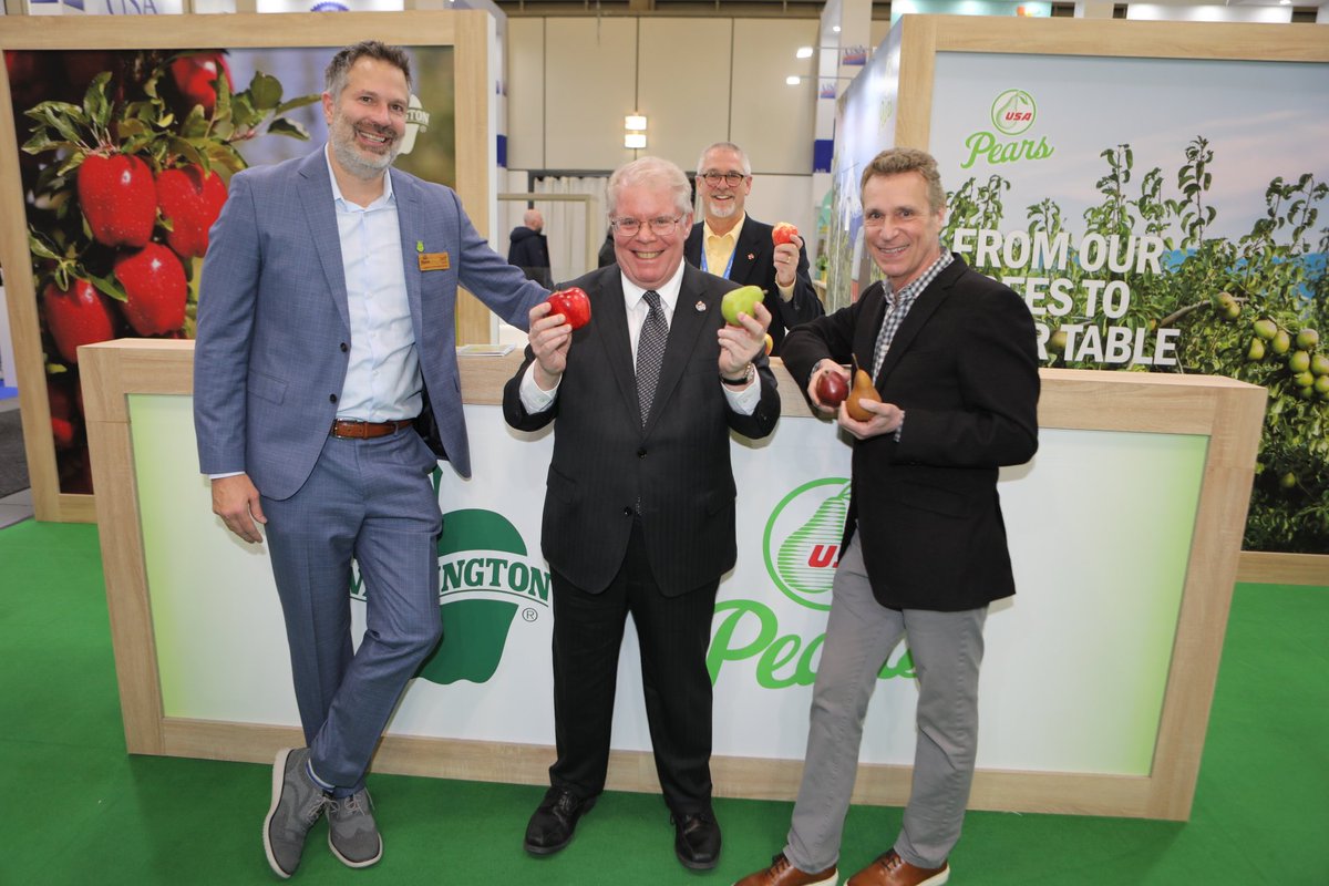 FAS Europe (@faseurope) on Twitter photo Welcome to Pear-adise! 🍐 DCM Clark Price meets with <a href="/USApears/">USA Pears</a> and <a href="/Washington_Appl/">Washington Apple Commission</a> at @FruitLogistica and tries a fresh pear-spective. There's a German proverb saying you cannot compare apples with pears; but you surely can savor them both. 🍎🍐 <a href="/USDAForeignAg/">Foreign Ag Service</a> <a href="/usbotschaft/">US-Botschaft Berlin</a> Welcome to Pear-adise! 🍐 DCM Clark Price meets with <a href="/USApears/">USA Pears</a> and <a href="/Washington_Appl/">Washington Apple Commission</a> at @FruitLogistica and tries a fresh pear-spective. There's a German proverb saying you cannot compare apples with pears; but you surely can savor them both. 🍎🍐 <a href="/USDAForeignAg/">Foreign Ag Service</a> <a href="/usbotschaft/">US-Botschaft Berlin</a>