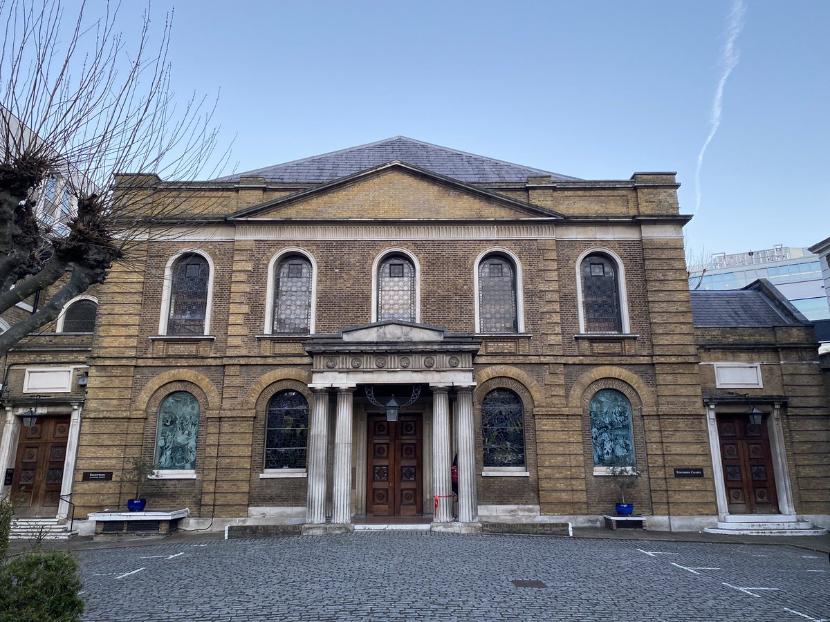 26/. “If you’re cold, take one. If you can help, leave one”

As freezing temperatures persist, a new #TakeOneLeaveOne rail has begun in Old Street, in the porch of Wesley’s Chapel (City Road)

Pop down to drop off spare warm clothes or pick up clothes if you need #ToloOldStreet