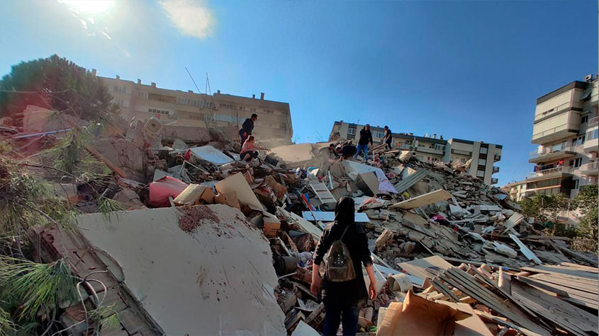 CoatzaDigital's tweet photo. Más de 11 mil muertos 
Con la esperanza de encontrar sobrevivientes perdidos , los rescatistas trabajaron durante toda la noche en Turquía y Siria.

Más información:-https://t.co/o8r5kd8kxQ

#CoatzaDigital #TerremotoSiria #terremototurquía #terremoto #Compartelo #DenleLike https://t.co/PJ1jc8bHNi