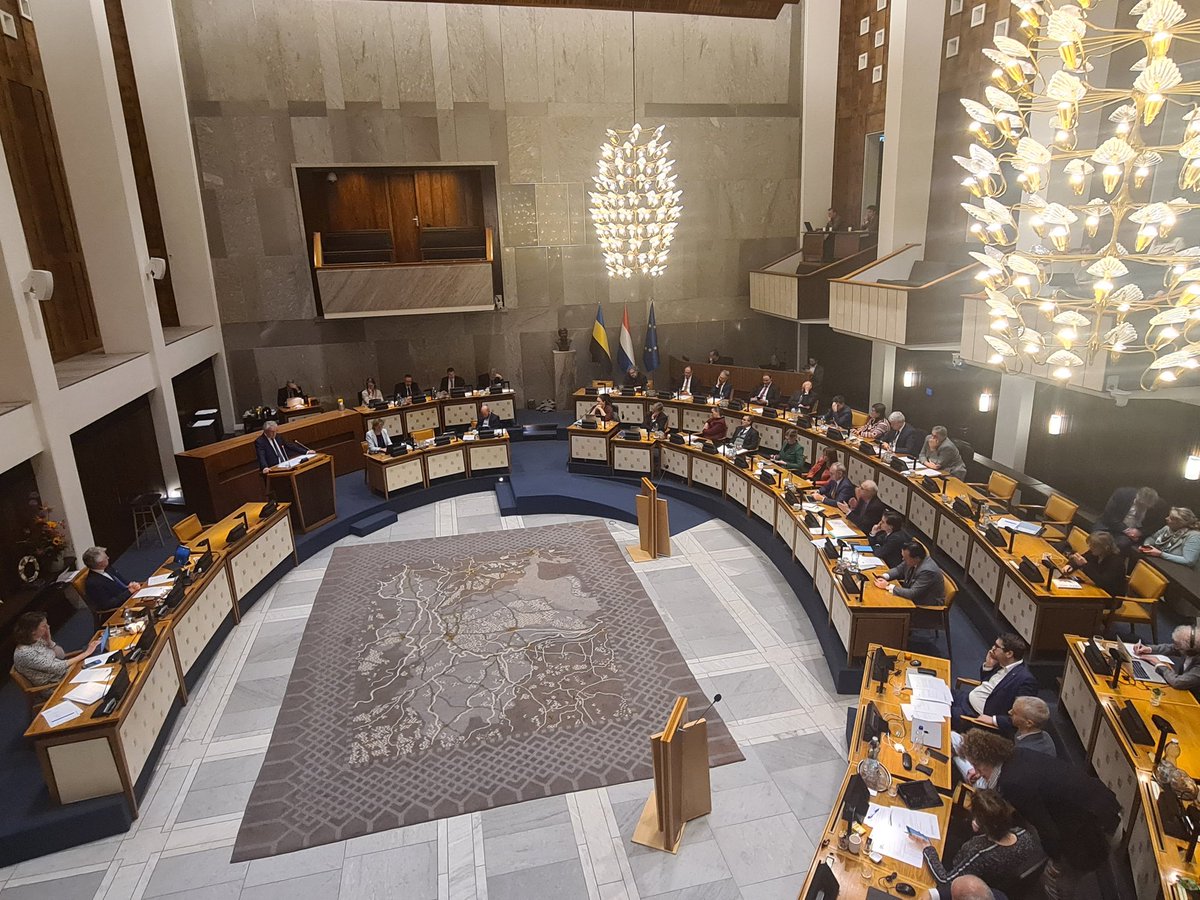 Na het laatste onderwerp van de laatste statenvergadering van deze bestuursperiode wil ik alle Statenleden van <a href="/PSprovGld/">Provinciale Staten van Gelderland</a> bedanken voor hun inzet voor Gelderland en de goede samenwerking de afgelopen jaren. Succes met de verkiezingen maar de <a href="/VVDGelderland/">VVD Gelderland</a> toch een beetje meer.