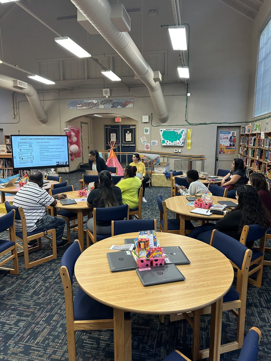Great turnout at Coffee with the Principal <a href="/GardenVillasES/">Garden Villas ES</a> this morning! Thank you @HISDFACE for facilitating a great session on the many ways that parents can be involved that is convenient for their lives and schedule.