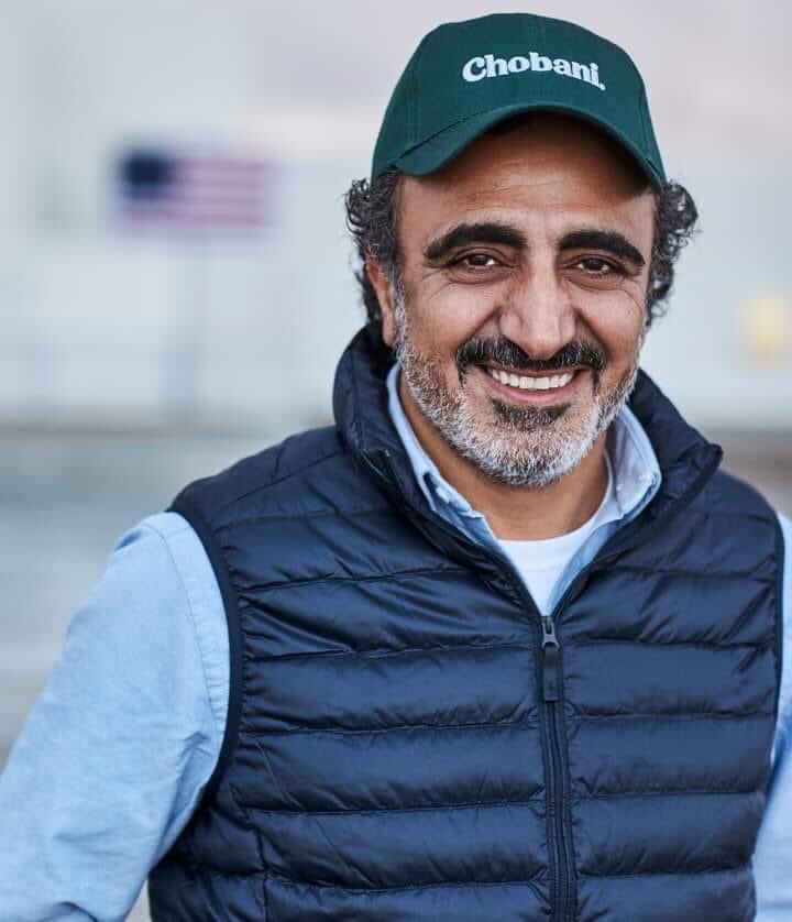 tulaykutay2's tweet photo. “Amerika'da yaşayan Erzincanlı iş adamı Hamdi Ulukaya deprem bölgesine önce 1 ardından 5 olmak üzere toplamda 6 milyon dolar bağışladı. (113 Milyon Türk Lirası)” https://t.co/e5sYvjnHtx