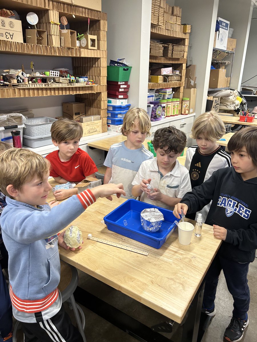 AISLearns's tweet image. Innovation changes the world! Help mrs Jane stay dry! Exploring materials #makingprototypes #usercentereddesign #aisSTEAM ⁦⁩ via atlantaSTEAM