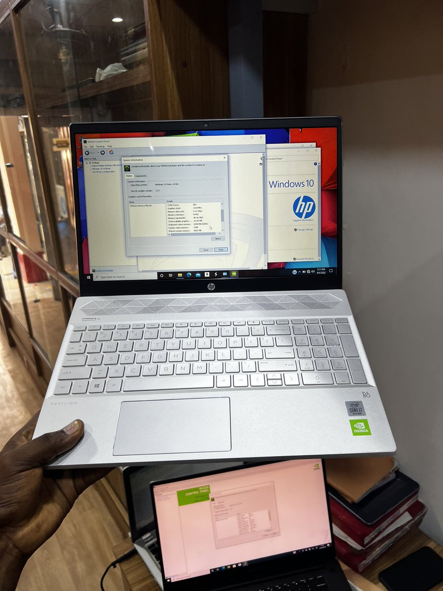 gospel_harmony's tweet photo. American used 
HP pavilion 15
16gb ram
512ssd
Core i7
2gb Nvidia dedicated 
10th Gen.
15inches 
Full HD
Keyboard light 
Comes with charger 
Mint condition 

Price -: 400k only 

Kindly help me hit the retweet button 
God bless you https://t.co/FSlBKwvpg7