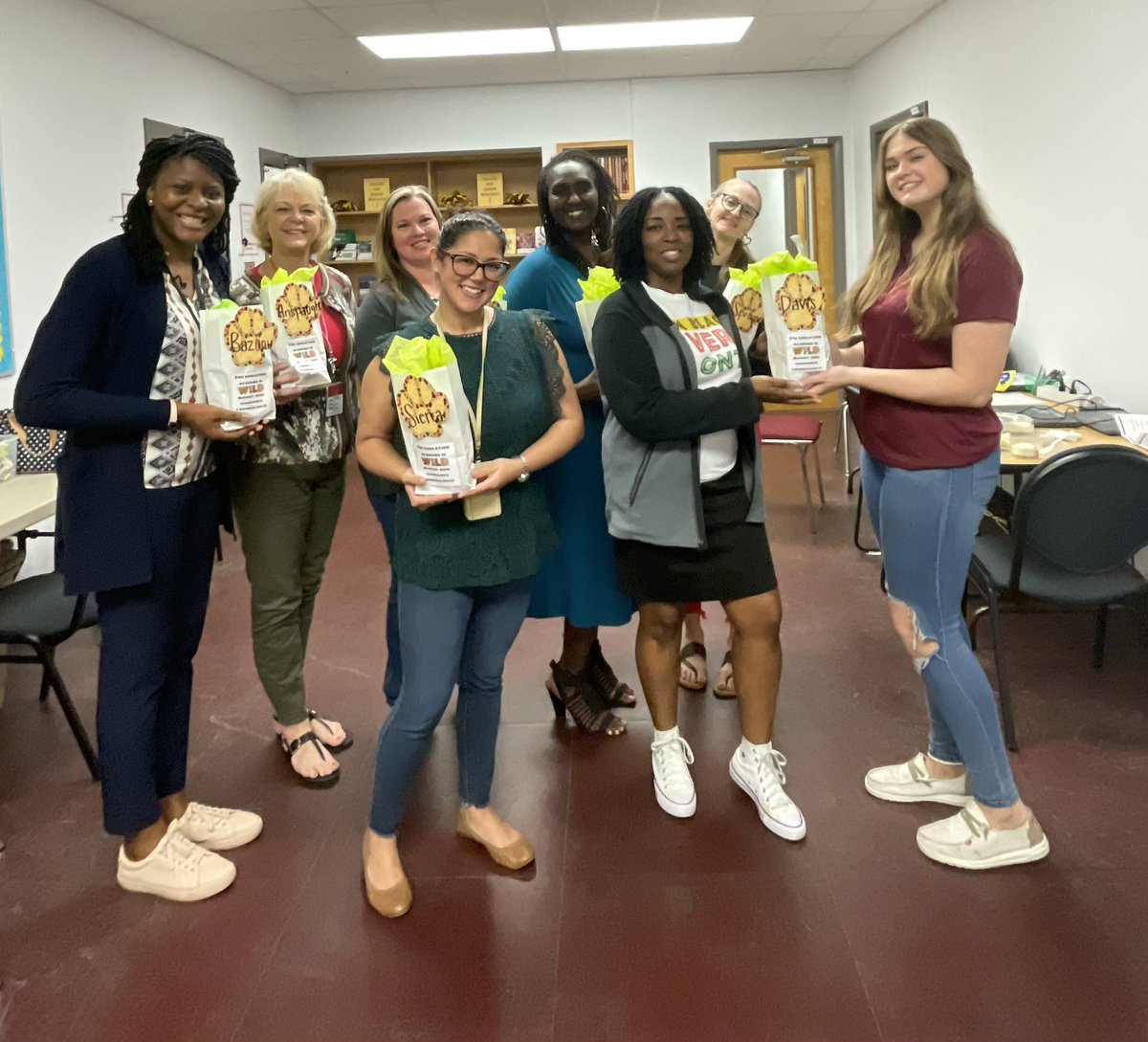 LGHSOfficial's tweet photo. We ♥️ our counselors! @PolkSchoolsNews @principalRVann #NationalSchoolCounselingWeek https://t.co/z5l18XIz1o