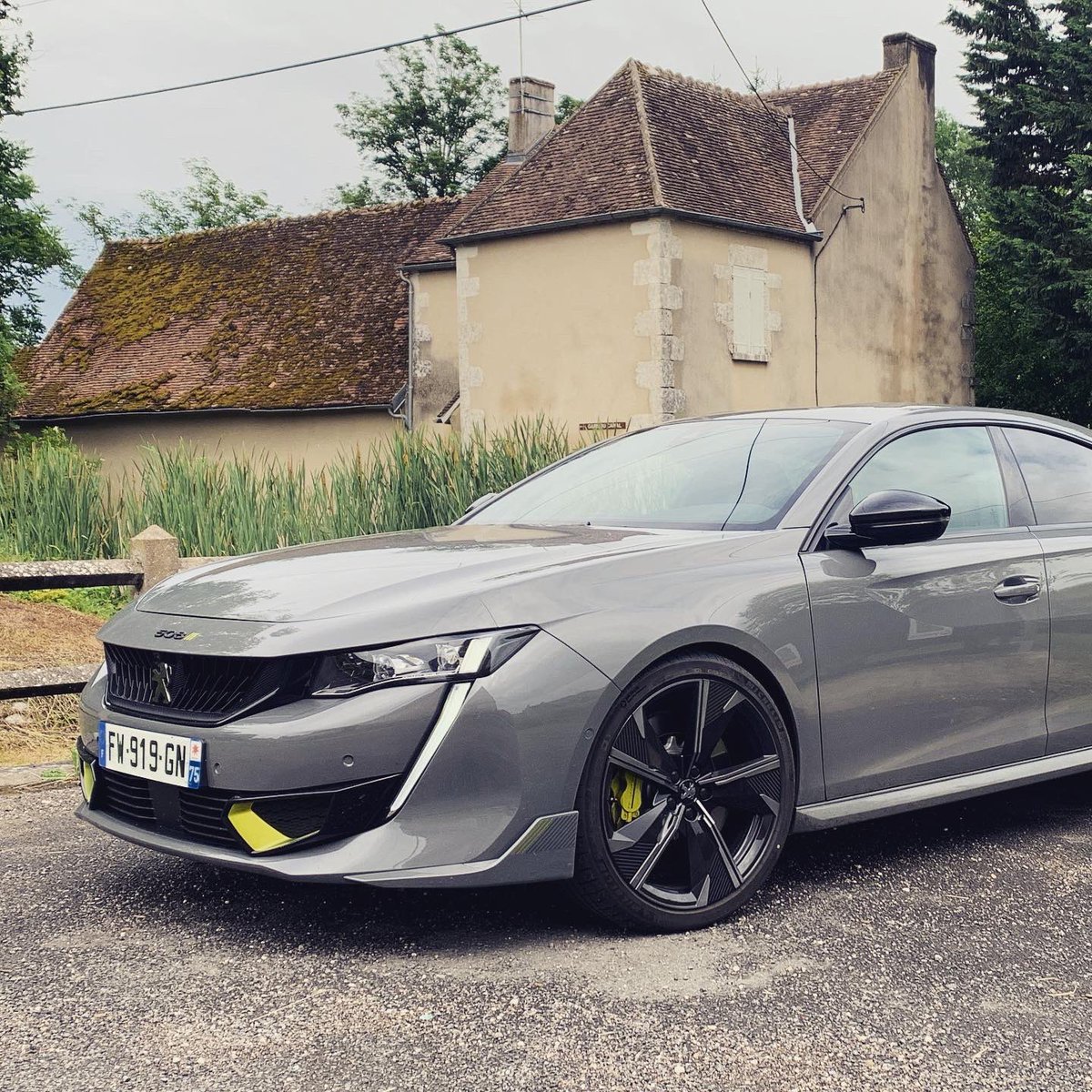 Frederic_AM's tweet photo. Clap de fin pour la @Peugeot #508PSE ? Dommage. On peut dire que #Peugeot a vraiment été mauvais sur le « cas » 508. Espérons que la version restylée aura les moyens de rencontrer son public… https://t.co/EIP46mGZ4b
