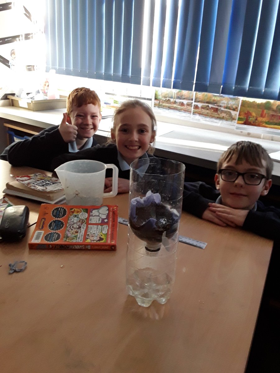 mountpljuniors's tweet photo. Class 9 really enjoyed trying to clean the filthy water from the 'River Ganges'! https://t.co/SzIyxaYlyg