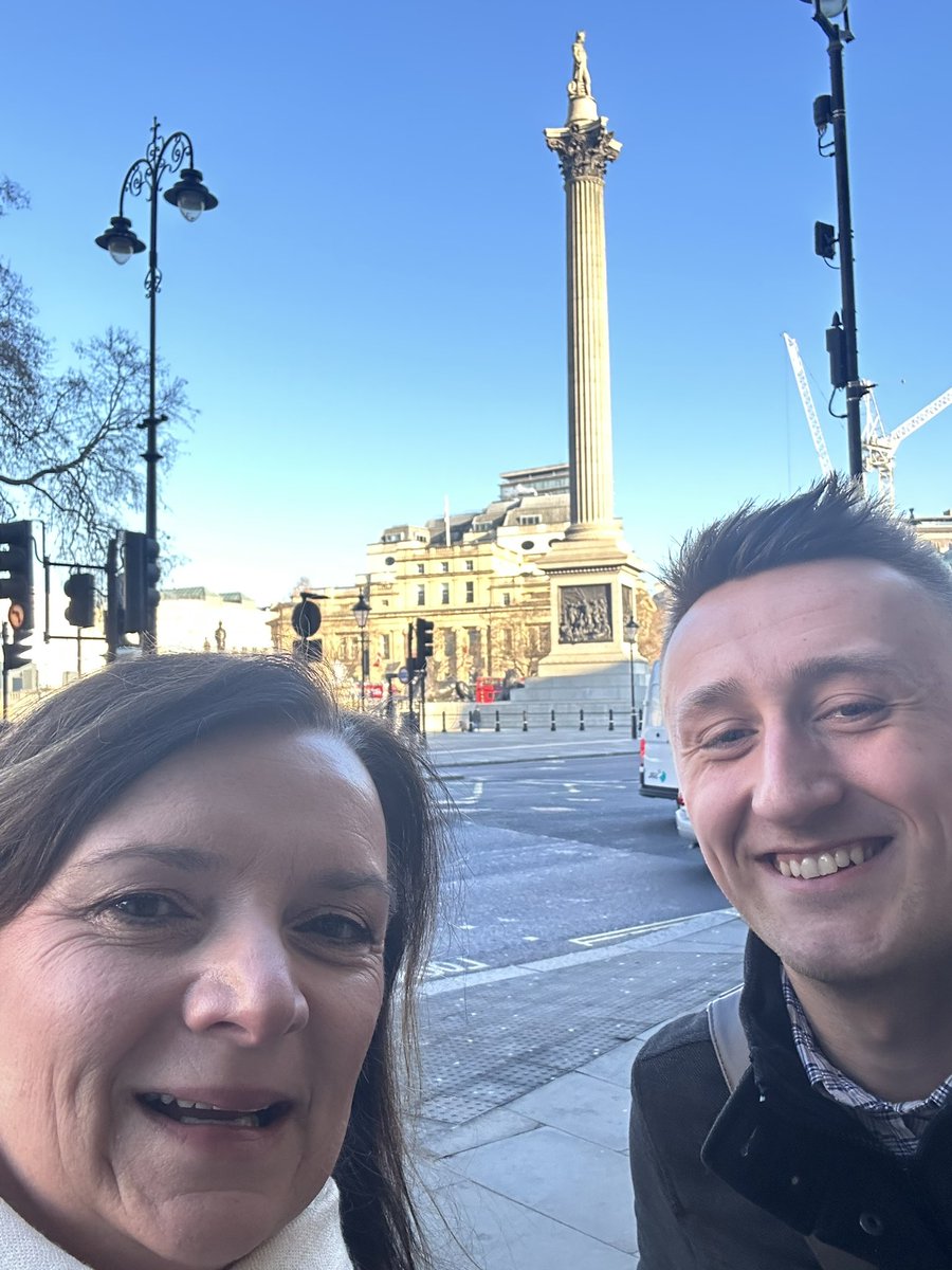 becki1973's tweet photo. Glorious day to be in London for an all-agency client day today. Not a bad back drop for team @LifeAtSOCIAL https://t.co/9HWcmJTE5g