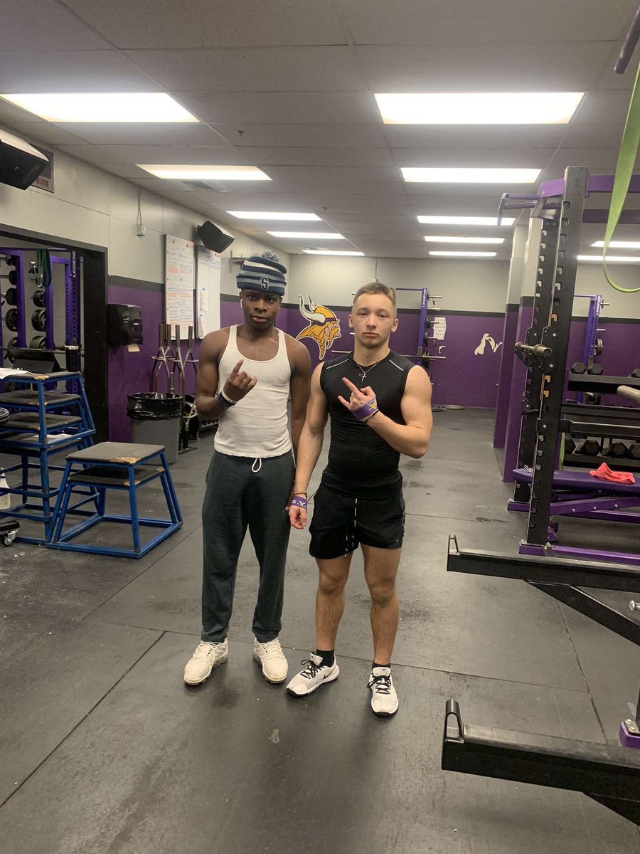 DouglasKyson's tweet photo. never time to waste, up before school workin with @JordyMasiala @JosiahGoode @TJ_Westside !

@PHSVIKS @vikinglegendsfa @bgeesus52 https://t.co/Qo35RQEXZ4