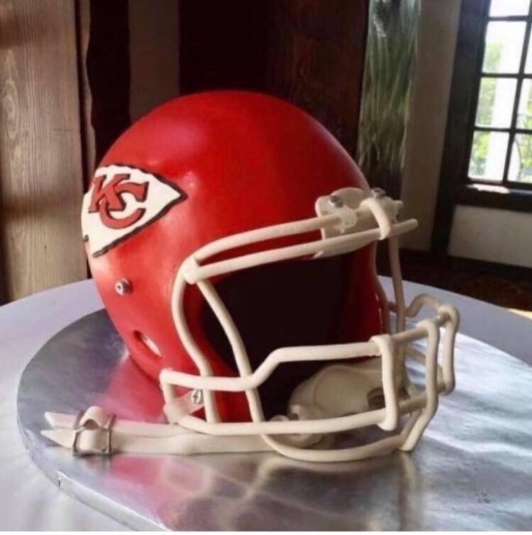 SugarLeafTreats's tweet photo. Letβs go Chiefs πβ€οΈπβ€οΈ
#HelmetCake #CustomCakes #FromScratch #SmallBatch #ScratchBakery #Branson #CustomCakes #NFL #KC #Chiefs
https://t.co/msAcEPI0gl https://t.co/b3El3ts3gg