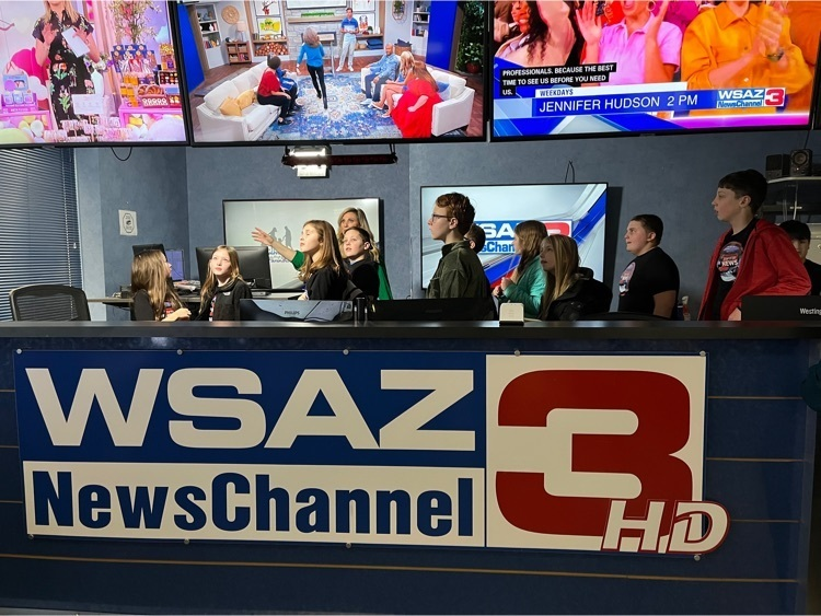 PES_Lighthouse's tweet photo. Porter Elementary's Pawsitive Panther News learns way to enhance their broadcasting @wsaznews #stlpky #kydlc #jcdlc https://t.co/dnel42HnDs