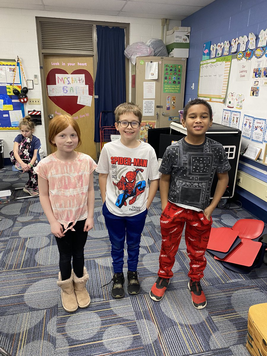 BaptieGretchen's tweet photo. It was great to see our students dressing up as responsible adults today! Teachers, police officers, principals, chemists, parents, grandparents, and nurses. #wearemadisonblue #thirdgraderocks #responsible #stReak https://t.co/UbtcyA6xuz