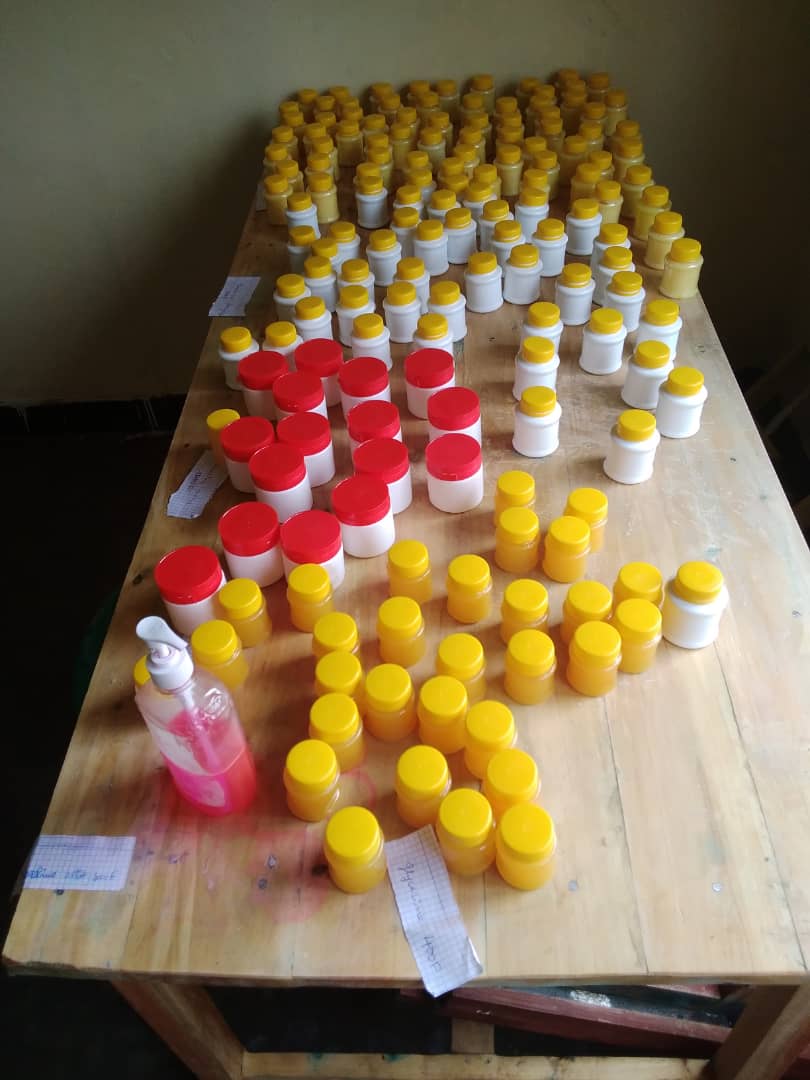 GisagaraNyc's tweet photo. Ku bufatanye na #CLESCO.Ltd #Urubyiruko 40 bo mu murenge wa #Mugombwa muri @GisagaraDistr basoje amasomo y'#Ubumenyingiro mu gukora Amarangi, Amasabune,Amavuta, Pomade n'ibindi. Urubyiruko biyemeje kubyaza umusaruro ubumenyi bahawe. @YouthCultureRW @RwandaYouth https://t.co/RGud8Nj6RK