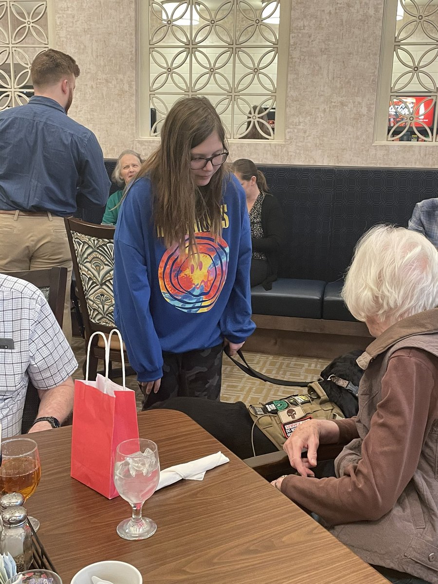 TaushaSmith4's tweet photo. Valentines Day drop in at the Wellington Senior Center! #EveryJayEveryDay #sharethegoodlps #lpsleads @Byrd_LHSjays https://t.co/HW2d7V7kX1