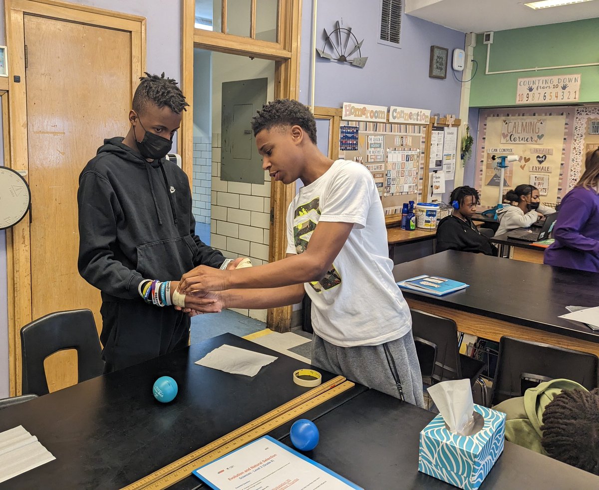 cwoverstreet's tweet photo. #IB Level 3 students designing lessons, leading, and teaching #CPSSuccess https://t.co/AXrAhl044D