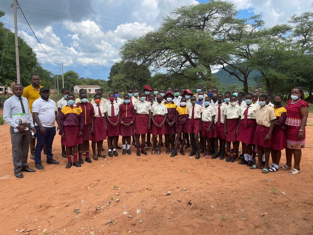 ZELO_Infor's tweet photo. Another environmental club established at Sianzundu Sec Sch in Binga. Pupils named it the #Environmental beacon club. They are ready to protect &amp; conserve the #environment. You definitely need to join them.

#OurEnvironmentOurLife https://t.co/WyU1nXJ6s1