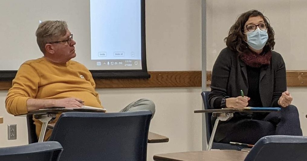 UI_CommStudies's tweet image. Big thanks to Dr.’s @enefoh and @TVAficionado for talking to us yesterday about Internationalizing Research! It was and informative and thoughtful talk and we appreciate our faculty’s insights and expertise! #departmentseminar #commstudies #rhetoric #mediastudies