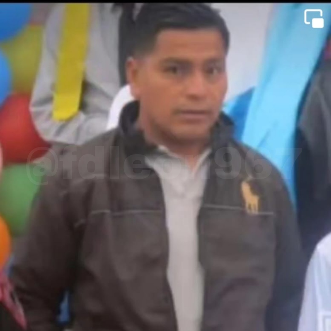 fdleon84's tweet image. EL PROFE FUE ALCANZADO POR UNA BALA
Víctima de una bala perdida, ayer murió el profesor Francisco Humberto Tahay, se encontraba preparando lo necesario en su establecimiento educativo ante el inicio del ciclo escolar 2023.

Esto en medio de los constantes ataques en el lugar.