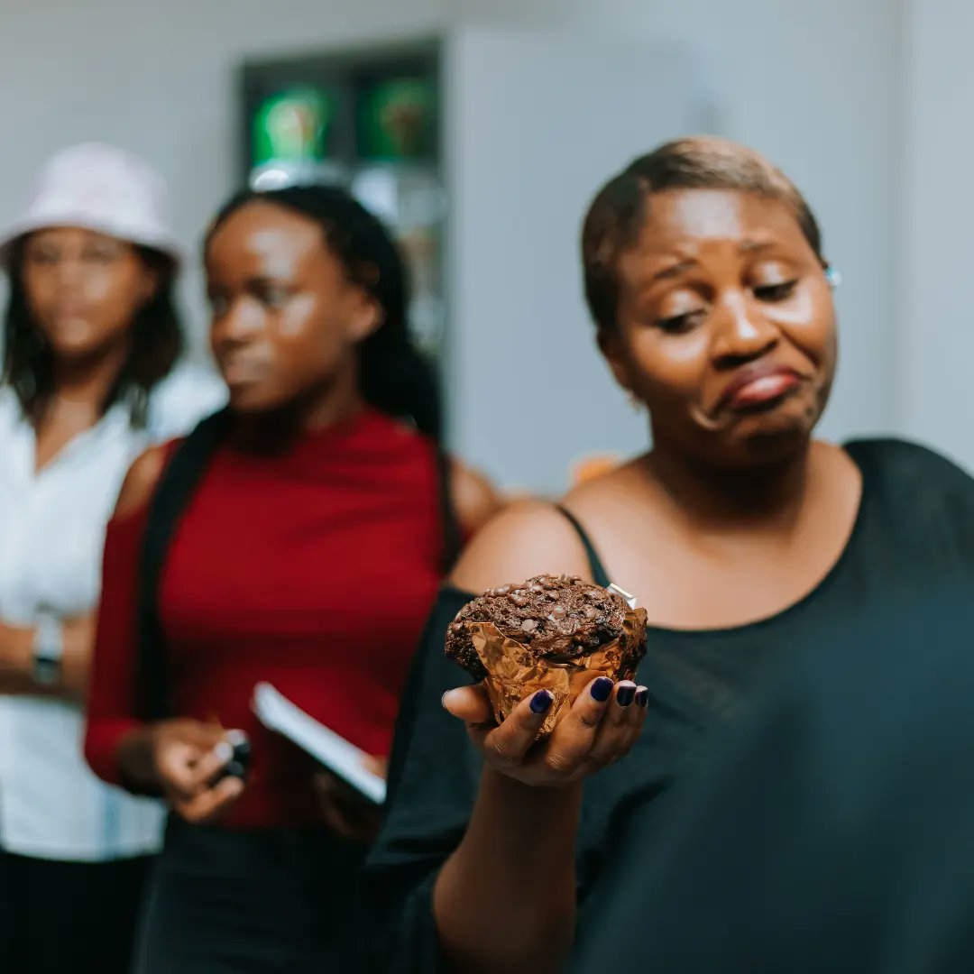 scriptsandbars's tweet image. To keep the participants and guests nourished throughout the workshops,  there was an appetising spread courtesy of Pikicha Gallery. 

#ScriptsandBars #CreativeAccelerator 

@kaymediaafrica 
@southernafricaarts

📷 @lennoxthepoet