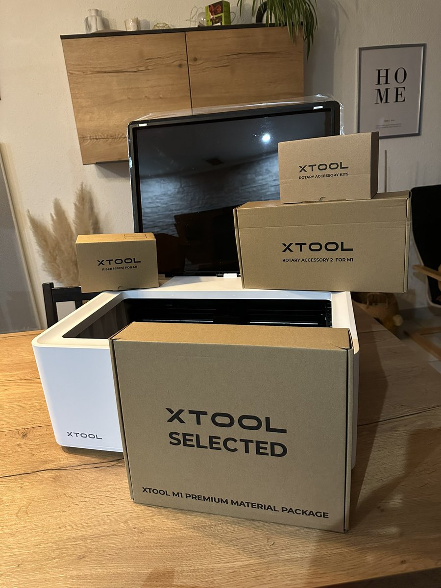 braindegeek's tweet image. J’ai reçu la machine ultime 😱 ✅ découpe laser et avec lame, gravure laser #XtoolM1