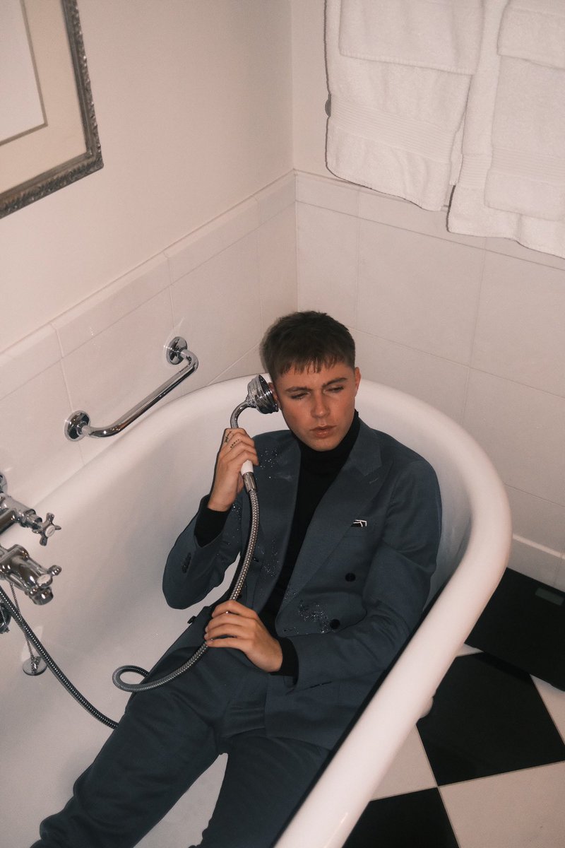 HRVY's tweet photo. wait or these https://t.co/Q7oQ5JpudL