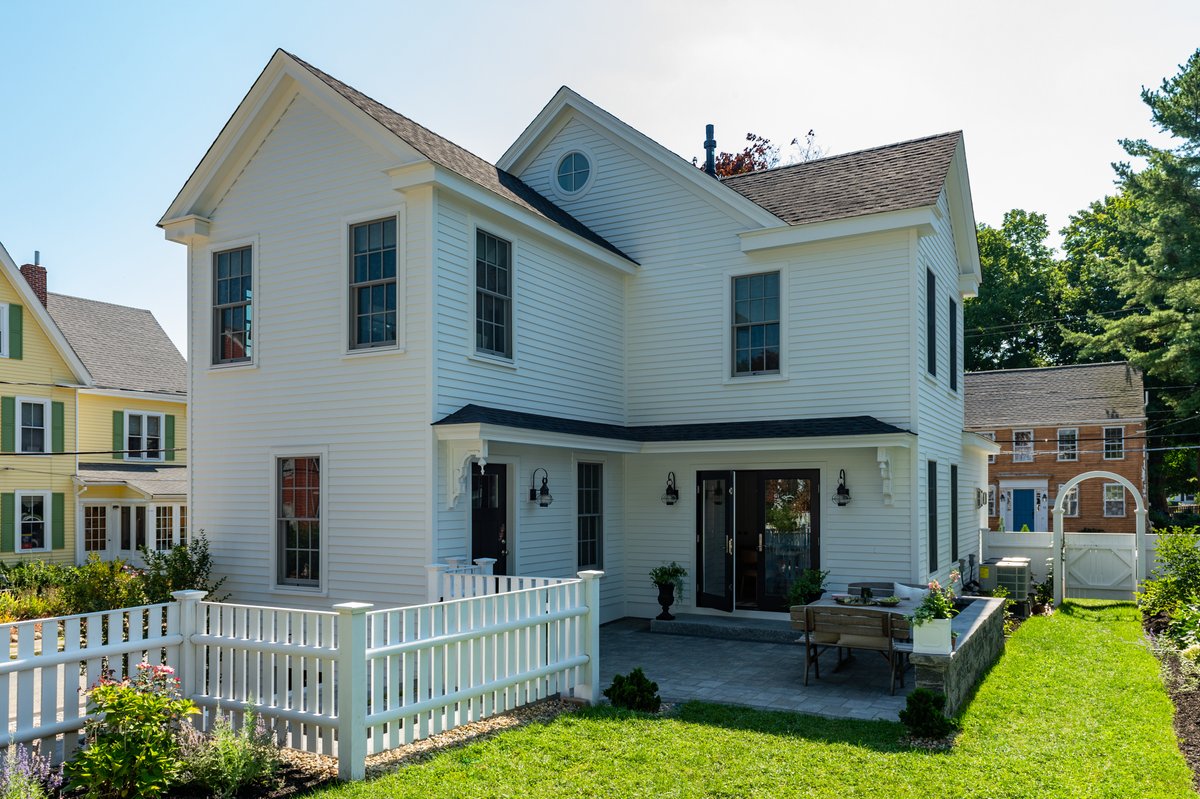 TheUnicoSystem's tweet image. This Thursday tune into This Old House to watch as Richard Trethewey and Brian Bilo walk through the HVAC and mechanicals of a beautifully renovated 1902 Massachusetts home featuring The Unico System.

📸 Mike Casey