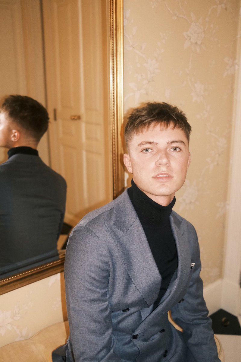 HRVY's tweet photo. guys help! which one for the main swipe on ig https://t.co/hGhE977Fcn