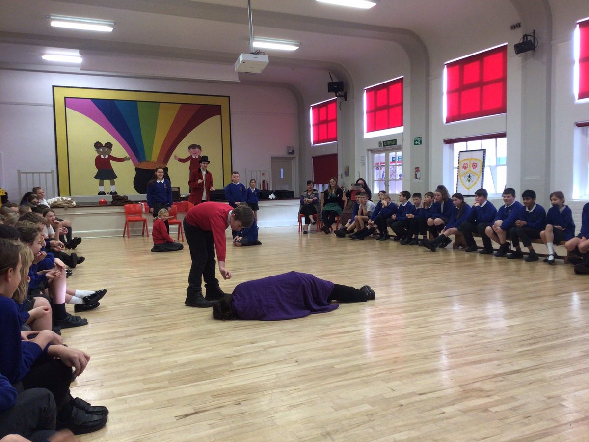 woodleasnow's tweet photo. What a spectacular afternoon we had watching Hamlet by @youngshakeco! We were absolutely blown away by the performance and loved being able to get involved with the roles! @ChimpsYear6 https://t.co/761N7BYanm