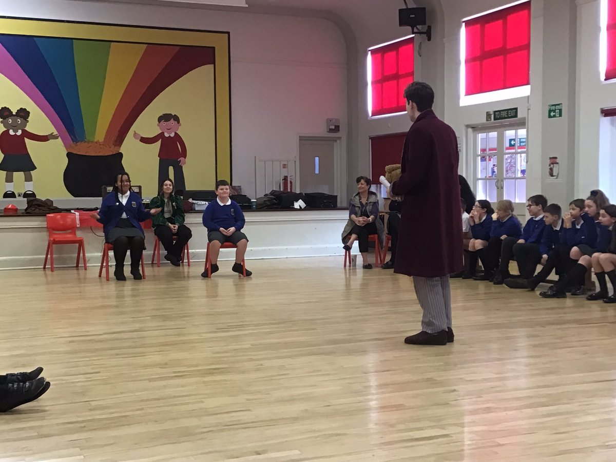 woodleasnow's tweet photo. What a spectacular afternoon we had watching Hamlet by @youngshakeco! We were absolutely blown away by the performance and loved being able to get involved with the roles! @ChimpsYear6 https://t.co/761N7BYanm