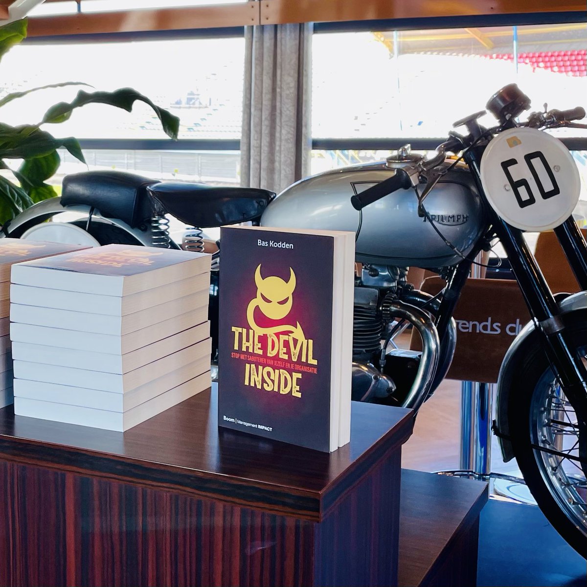 bmeesterschap's tweet image. Nagenieten van onze conferentie voor bestuurders en toezichthouders op @ttcircuitassen, waar @BasKodden ons meenam in #thedevilinside. Bedankt voor de eye openers en het stof tot nadenken over leiderschap. Bedankt @evoosterhout als dagvoorzitter.