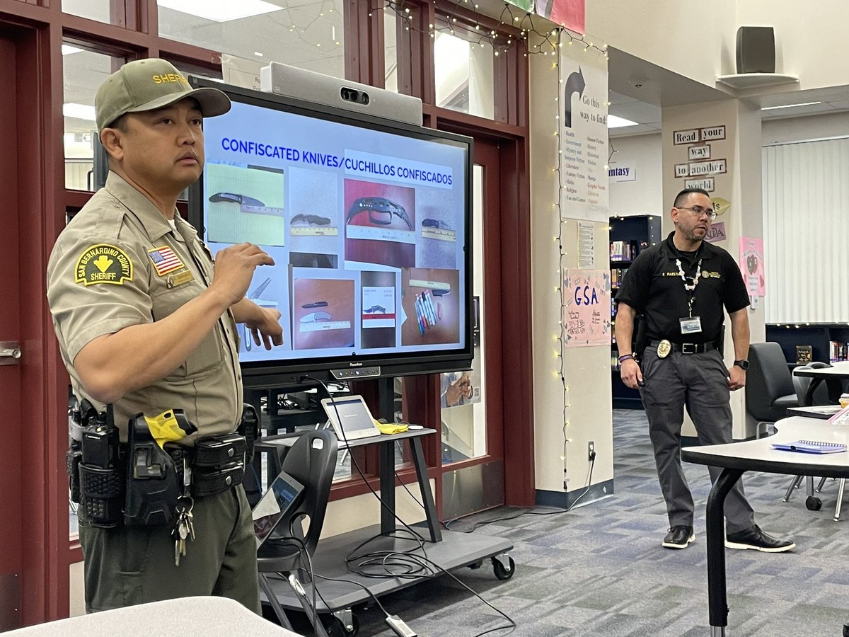 CJUSDSafety's tweet photo. It was a great turnout at last night’s #ParentWorkshop on #drugs/#Fentanyl awareness and related #StudentTrends @JBMS_CJUSD, by @fontanastation Deputy/#SRO Dominguez and @CJUSDSafety Supvr Maestas.  Lots of great parent questions and discussion. #StudentSafety #SBCSD #CJUSD https://t.co/mMkmZKBcFv