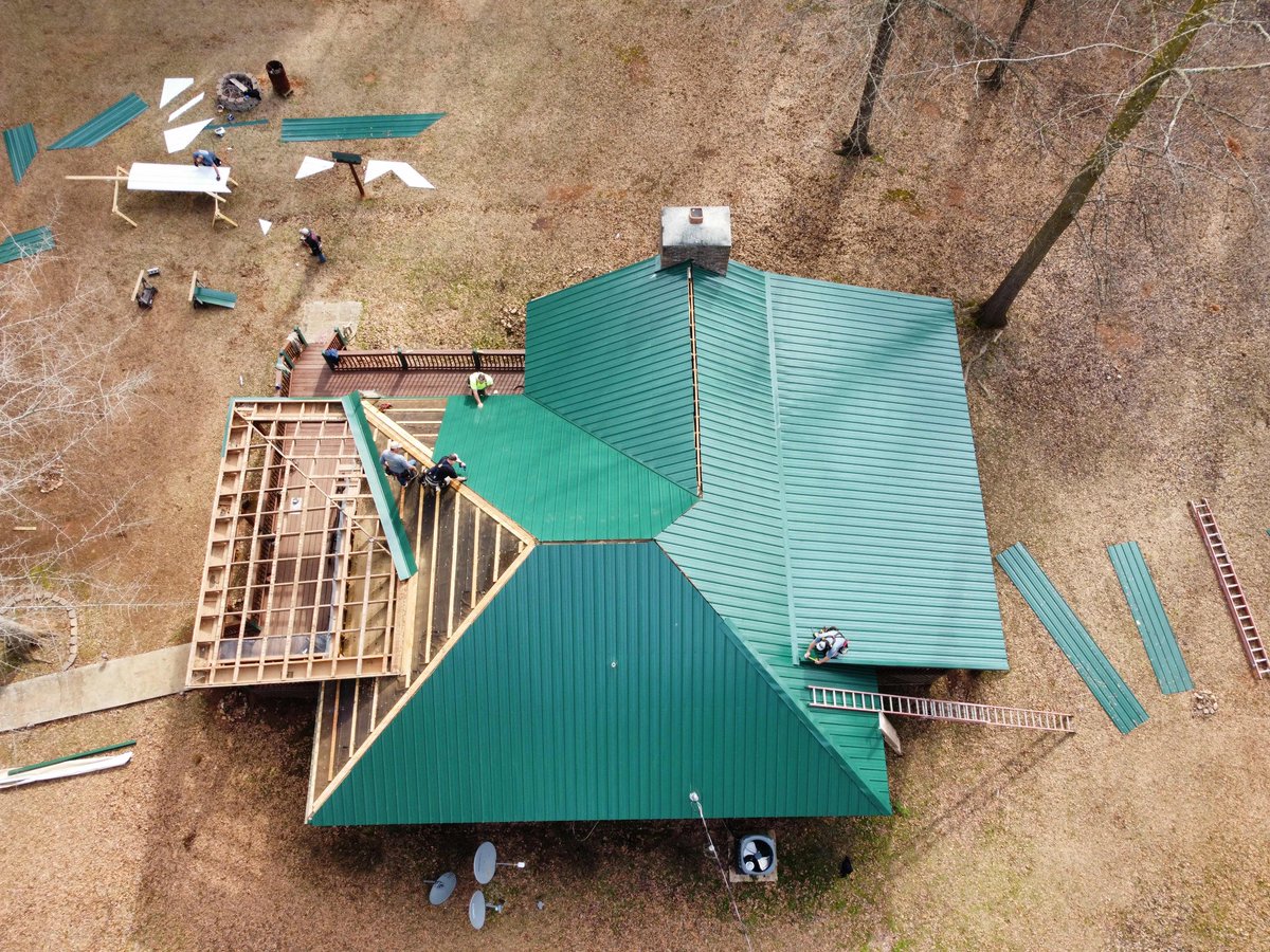 ProShieldGA's tweet image. 🎸🔥 Heavy metal Wednesday 🔥🎸

Looking sharp down in Monticello!

✅ Tear off
✅ Re frame
✅ New metal going up!

Call the Pros at ProShield for a thorough inspection of your metal roof TODAY!

678-722-8904
Info@proshieldroofing.net