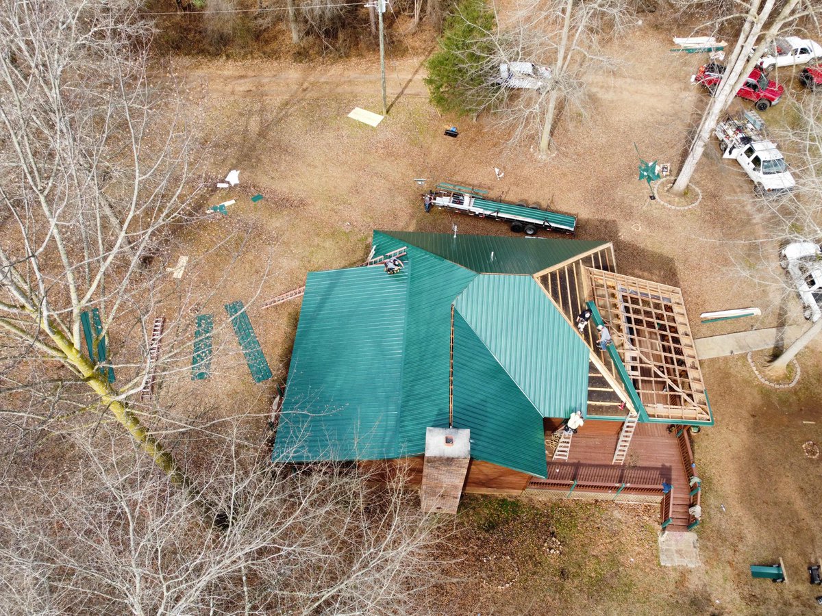 ProShieldGA's tweet image. 🎸🔥 Heavy metal Wednesday 🔥🎸

Looking sharp down in Monticello!

✅ Tear off
✅ Re frame
✅ New metal going up!

Call the Pros at ProShield for a thorough inspection of your metal roof TODAY!

678-722-8904
Info@proshieldroofing.net