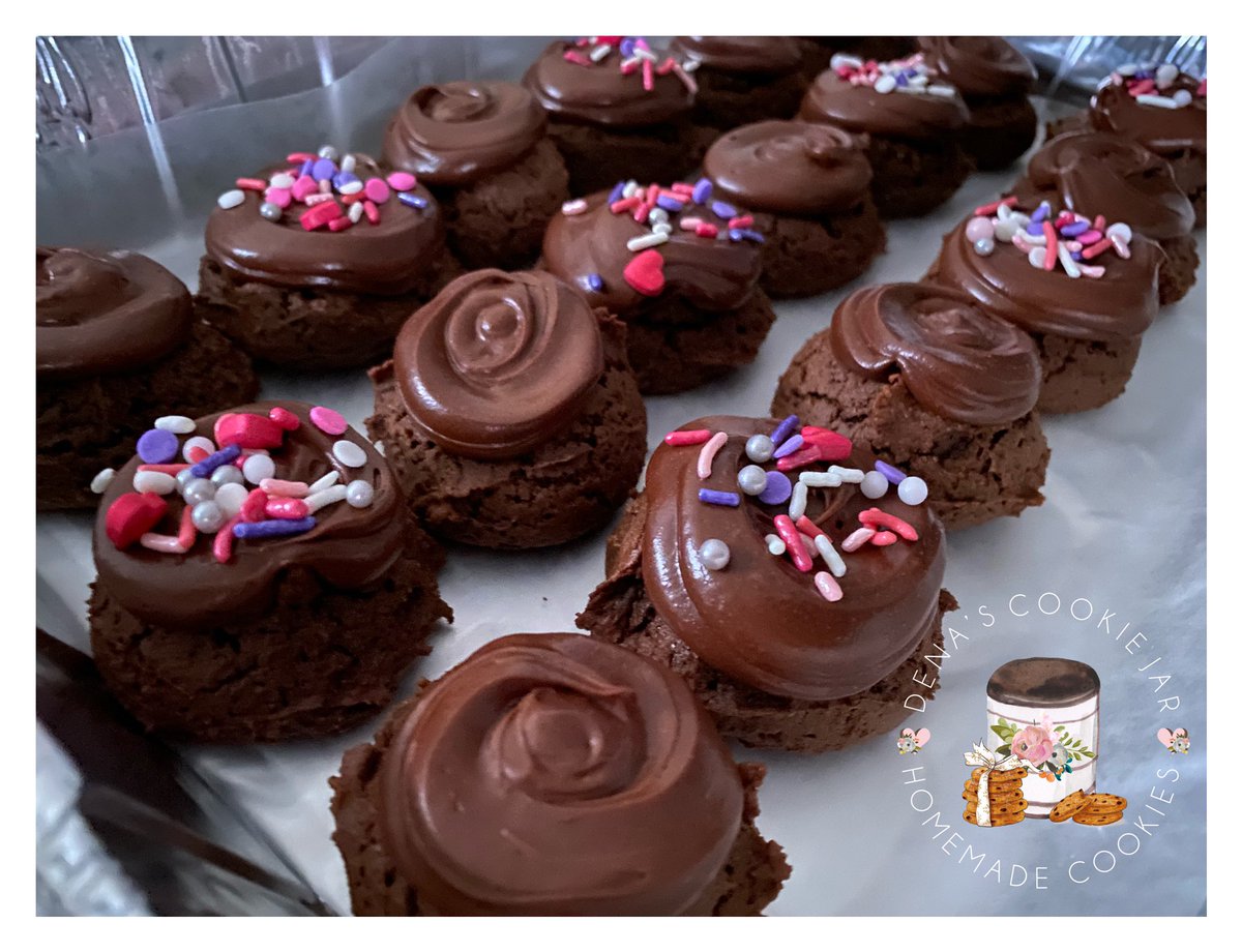 denascookiejar's tweet photo. Chocolate Cookies 😍 First giveaway in memory of my Mom. 🤍 #bekindlikecookie https://t.co/Xq1wTX8hgG